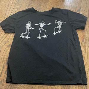 romwe black skeleton skating tee Size: M